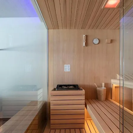 アパート Valarin Roma, Luxury & Wellness, Vercana